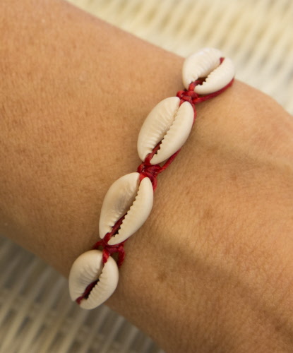 Bracelet brésilien coquillage cauris et perles - Bijoux avec cauris