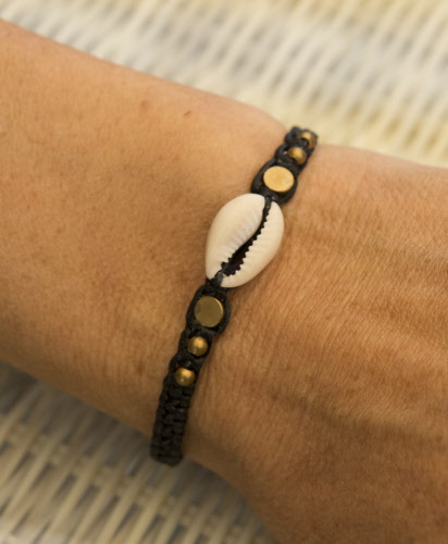 Pulsera Brasileña Cauri Con Hilo Y Perlas De Concha - Cauris 20749