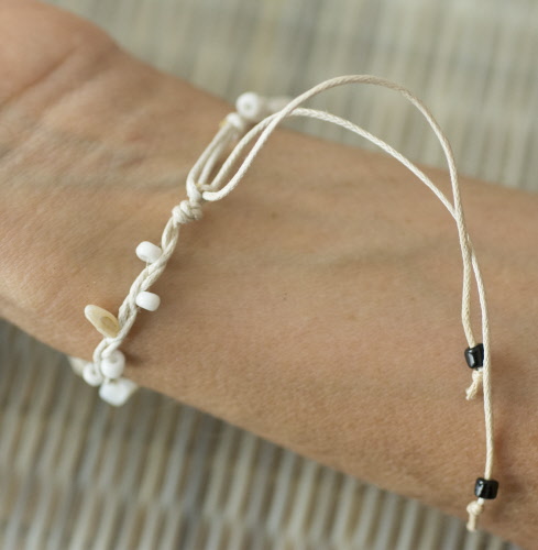 Bracelet Brésilien Coton Gris/blanc – Perle Cauri, Coquillage, Unisexe