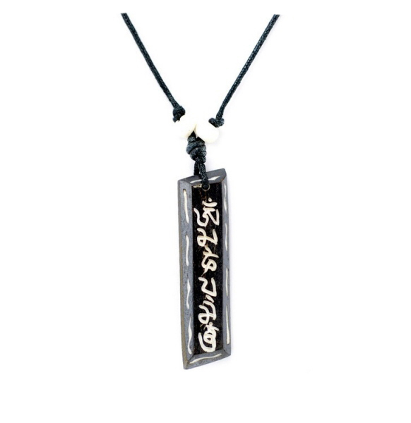 Collier Pendentif Bouddhiste – Om Mani Padme Hum – Corne De Yak – A81 – Unisexe