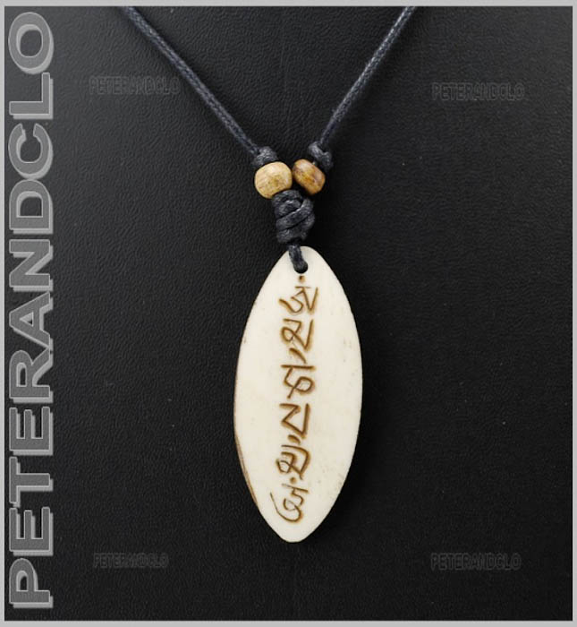 Collier pendentif Om Mani Padme Aum bouddhisme A44
